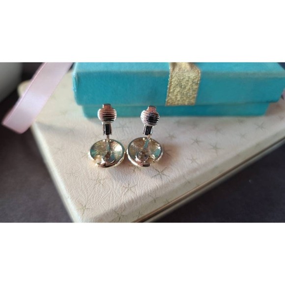 Beige and Gold Enamel Swirl Clip-on Earrings - Picture 10 of 10